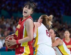 【168sports】女篮打球能不能化妆，不该再成为争议