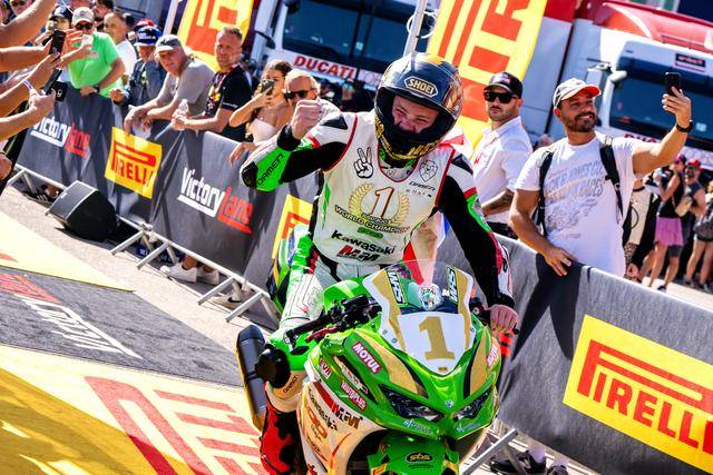 荷兰车手布伊斯夺得 2023 WorldSSP300 世界冠军