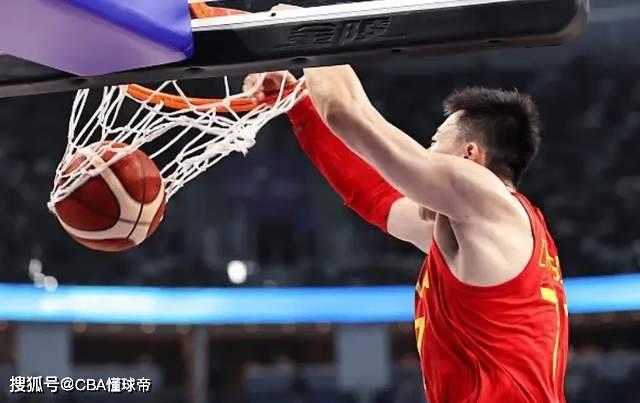 168sports-男篮三连胜！赵继伟单节狂砍11分，张镇麟火力全开，香港无力招架