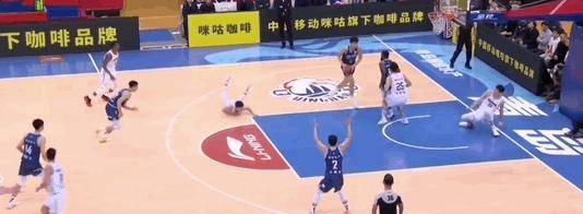 CBA常规赛：广东逆转青岛结束2连败马尚29+5+5杨翰森26+15