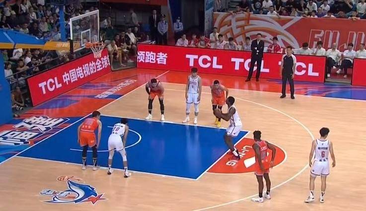 CBA亚军豪取3连胜！外援33+11救主，双方险爆冲突，黑马令人期待