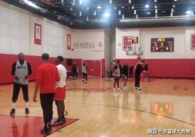 【168sports】前往客场前，火箭队完成最后一练！罚球+投篮，成主要训练项目