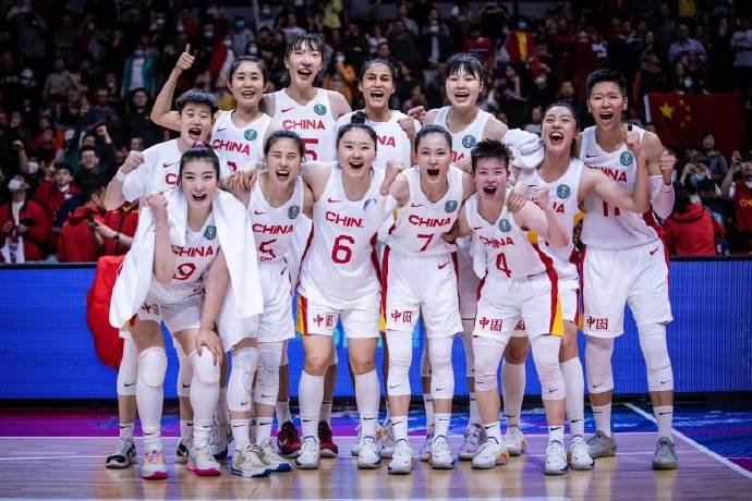 【168sports】中国女篮赶赴辽宁，恶斗澳大利亚女篮，李梦吃雪糕，王思雨晒美食