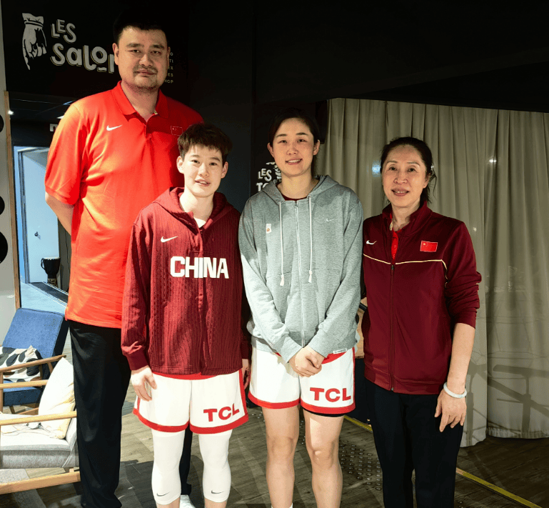 【168sports】泪目！中国女篮两大悍将告别巴黎晒照，陪练到最后，姚明一脸严肃