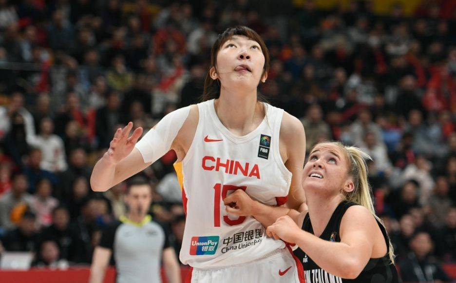 【168sports】西班牙女篮丢榜首，中国女篮输球却收好消息，八强问题不大