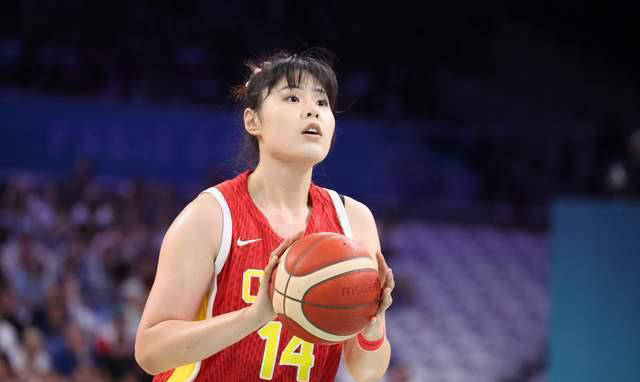 【168sports】中国女篮惜败，李月汝表现抢眼；男篮寻找领袖难题