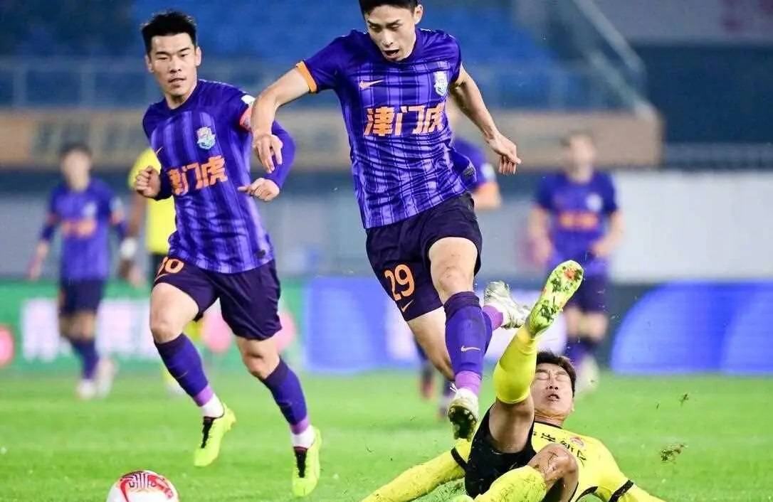 【168sports】上海海港3-0天津津门虎：兵强马壮，海港争中超、足协杯双冠|前瞻